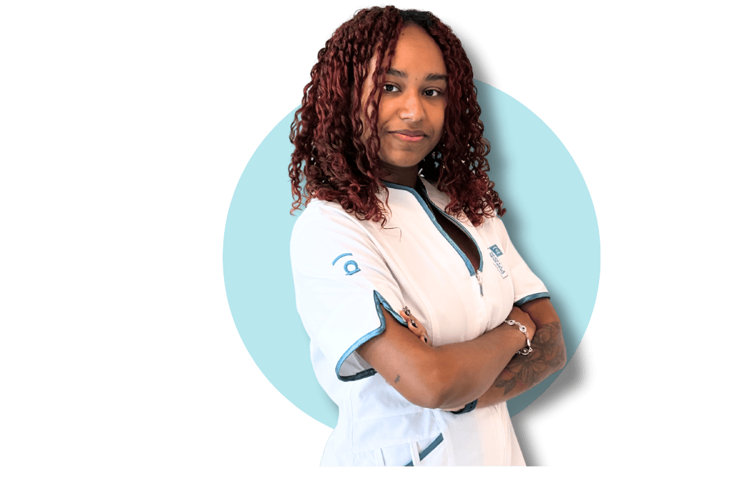 Retrato profesional de la higienista Anjela Mejias Amador, higienista en la Clínica Bocarriba