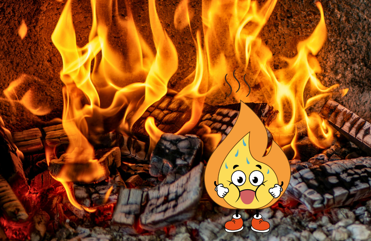 Flamme qui a chaud, bois de chauffage sec qui a beaucoup de flammes orange