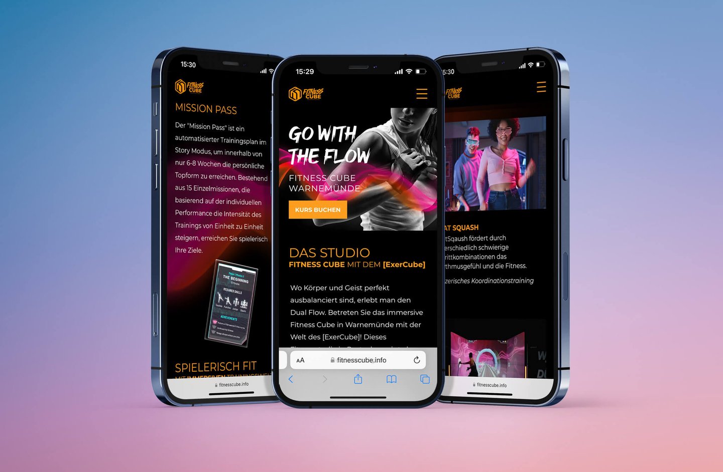 drei smartphones mit bildern einer fitness website