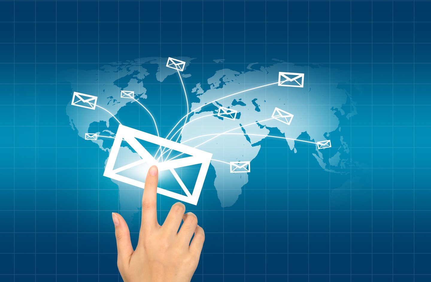 Un email llegando a diferentes partes del mundo