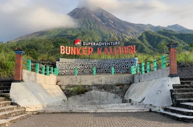 a sign that says, 'Bunker Kaliadem'.