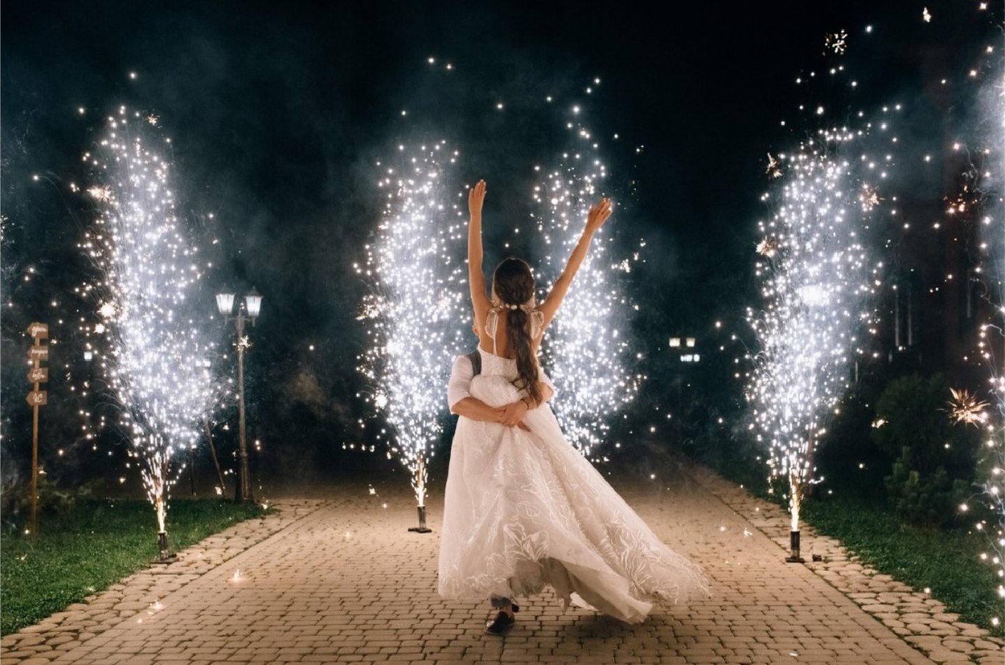 fontanny iskier świece dymne wesele