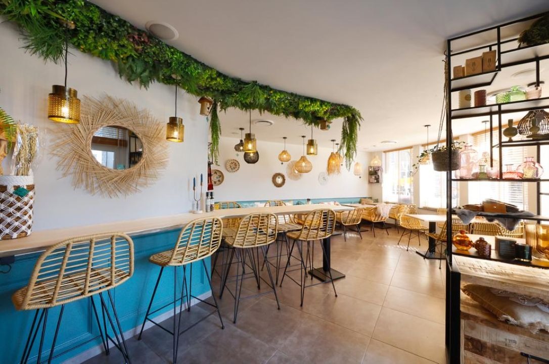 Foto van de koffiebar, ontbijtbar en lunchbar Mamzel in het hartje van Torhout