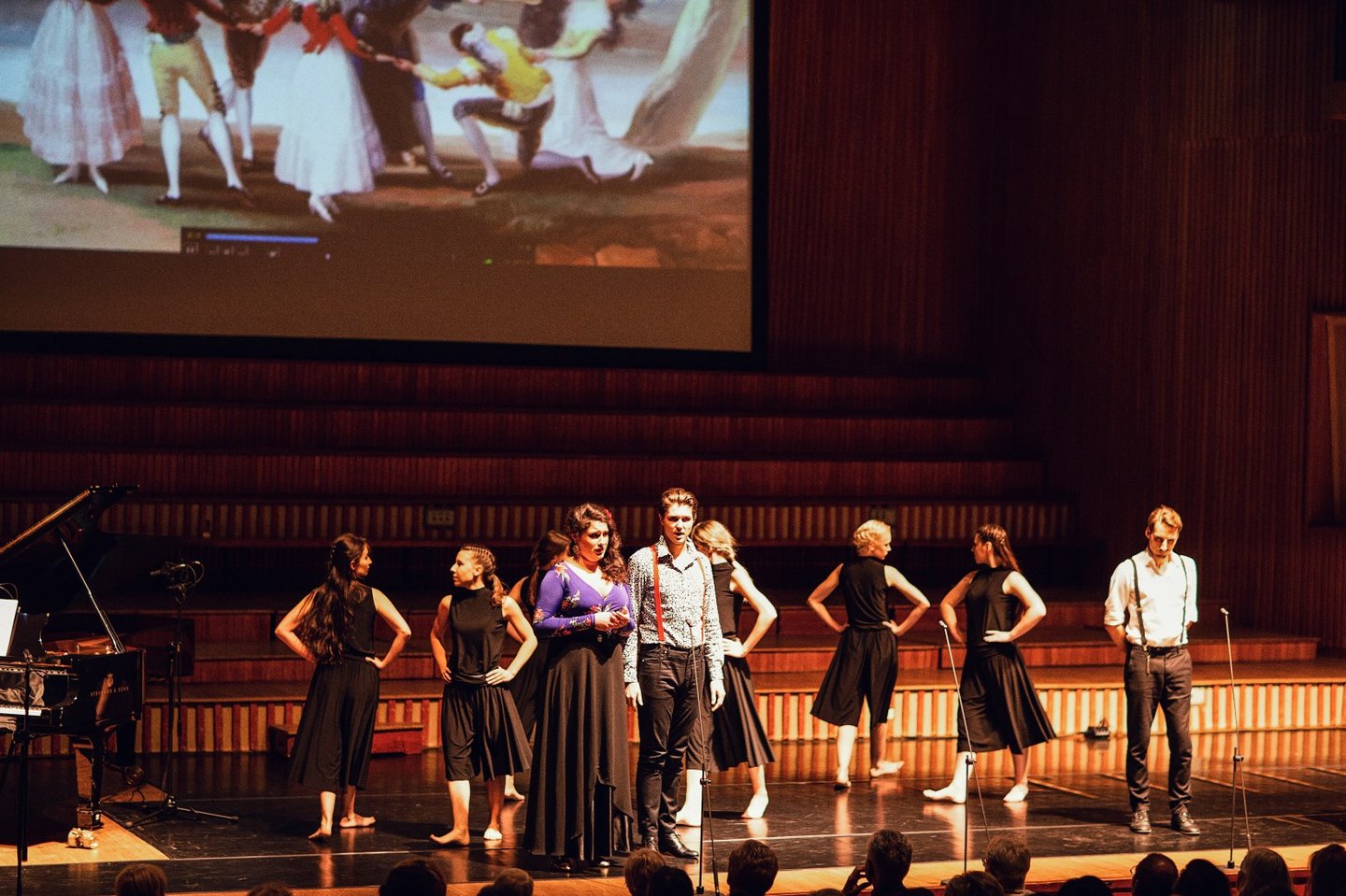 Alumnos en la representación de Goyescas