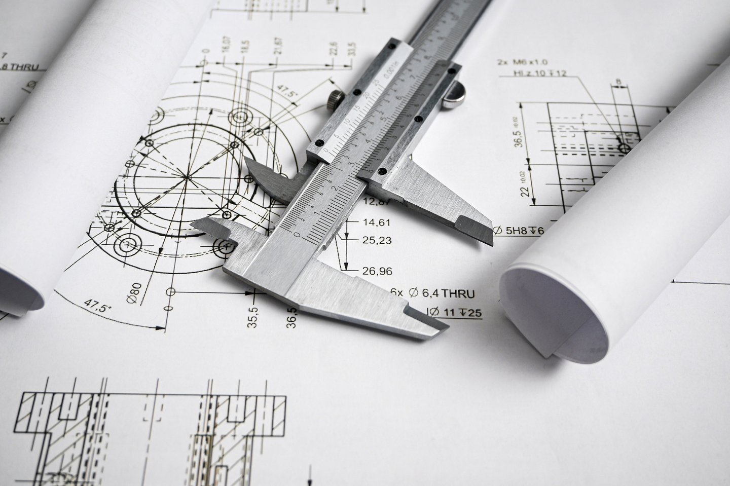 Vernier caliper on engineering drawings