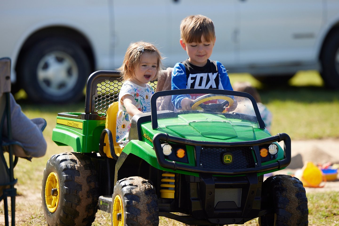 peg-perego-john-deere-gator-xuv-550
