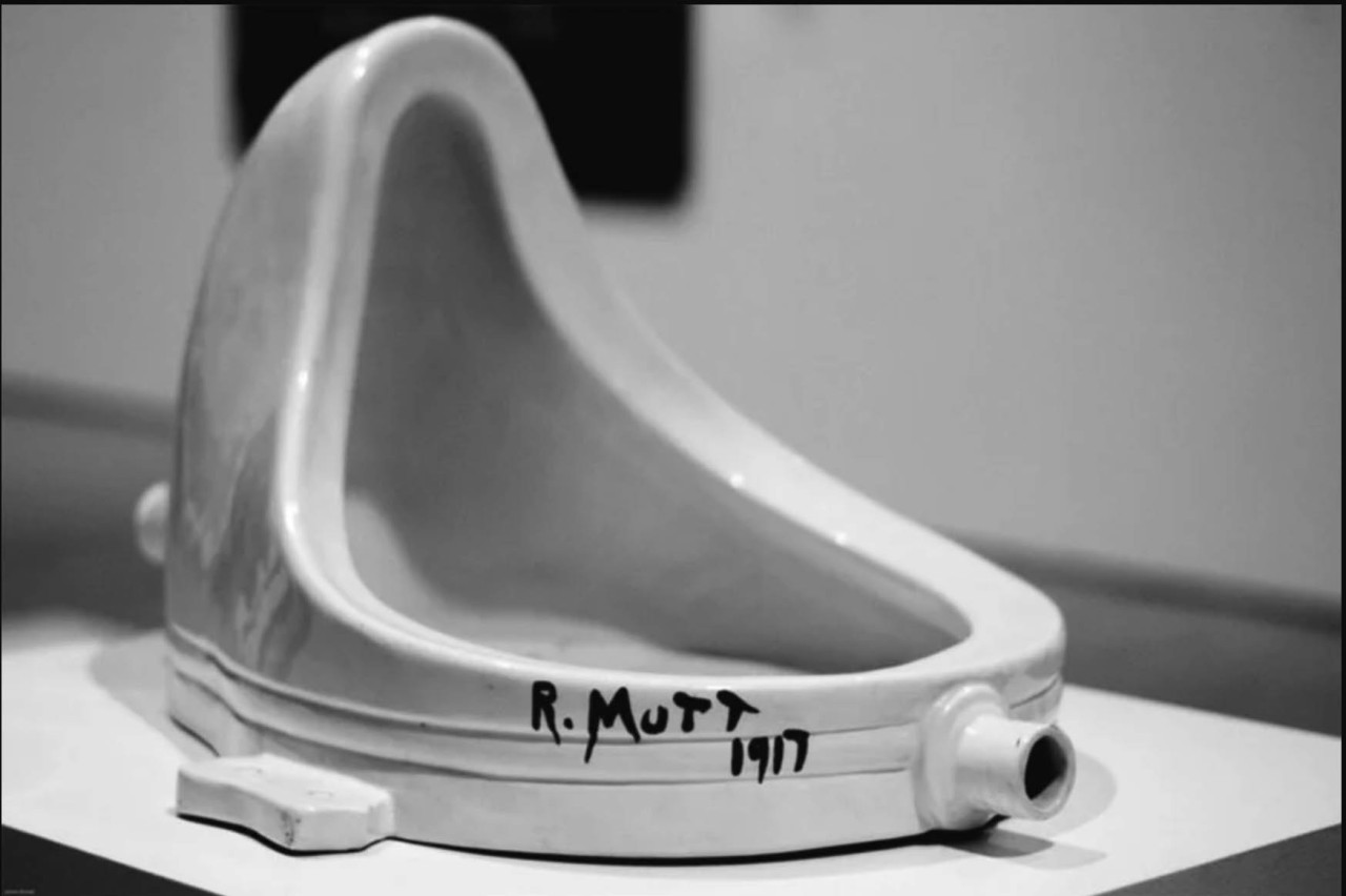 Marcel Duchamp, cuja obra "Fonte" (1917)