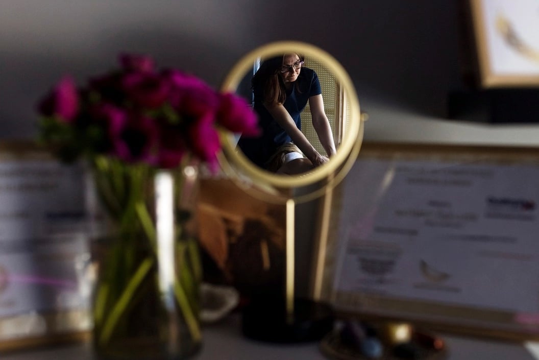 Nathalie Gaullier fait un massage Kobido dans un atelier