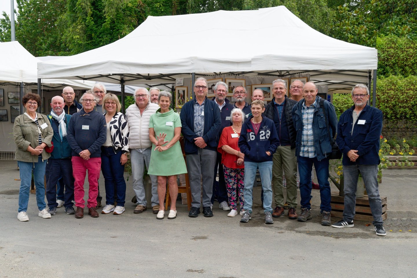 Une partie des membres de l'association le Kiosque à Images lors de Ménil Image 2025