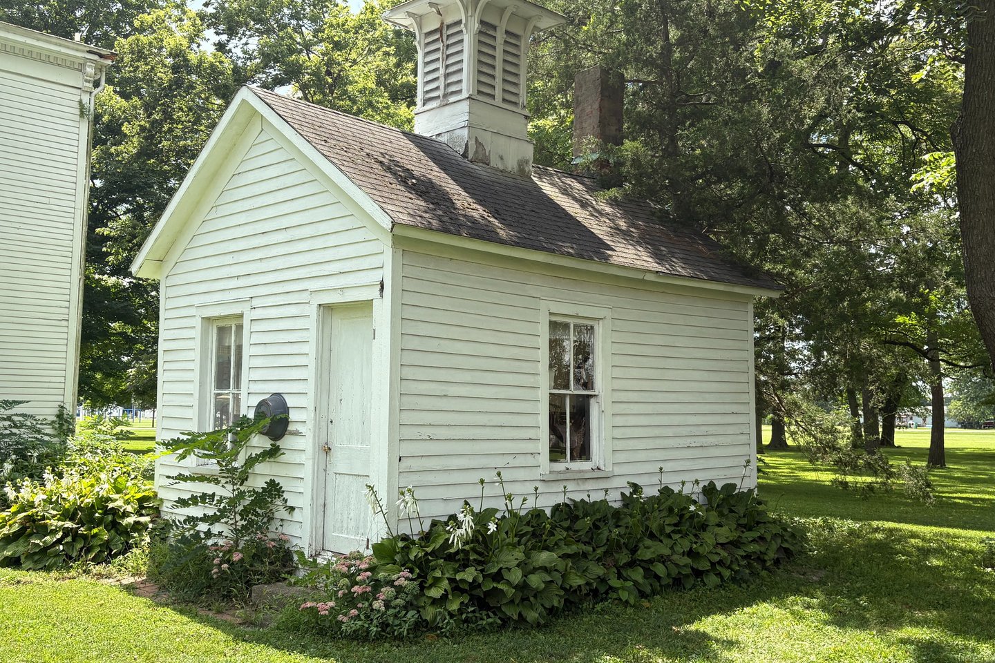 Summer kitchen wash house