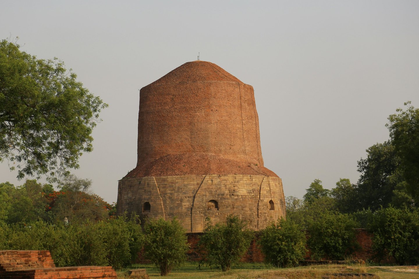 DHAMEK STUPA