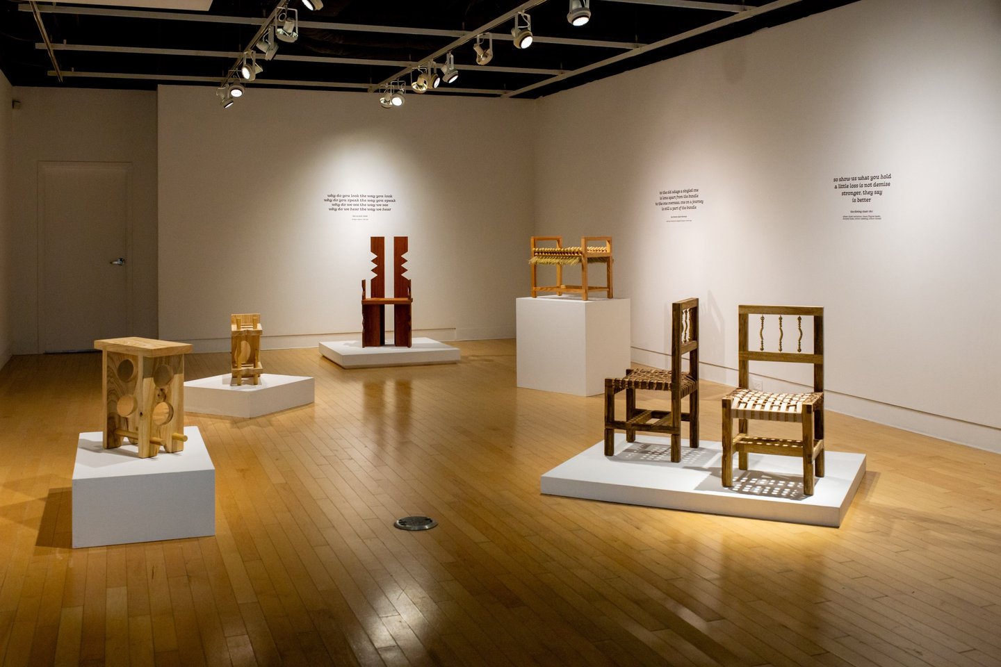 The Visual Analysis of an Inside Joke Exhibition