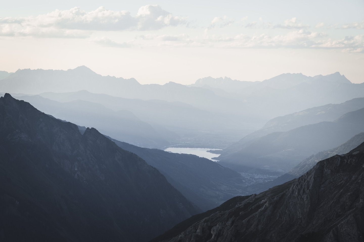 Bergwelt und Seeblick 