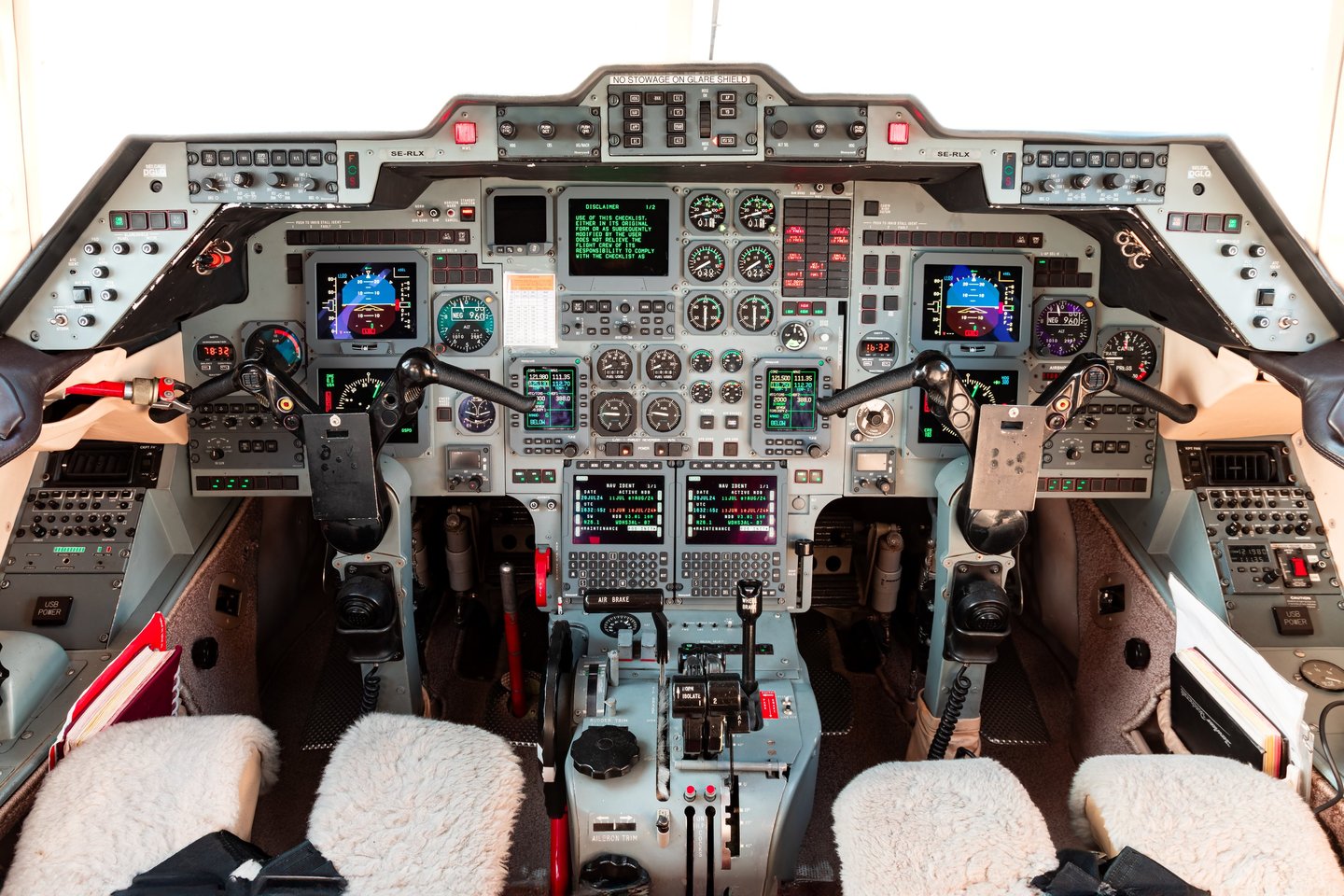 photo of a hawker 800xp private jet cockpit