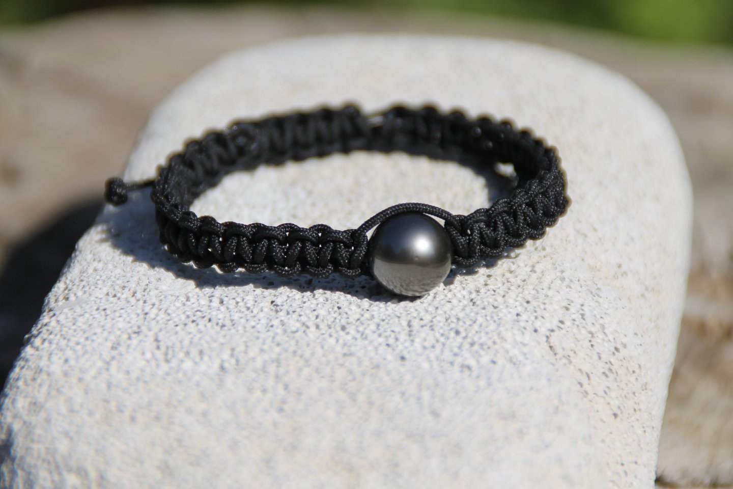 Bracelet en corde noire tressée et perle de Tahiti