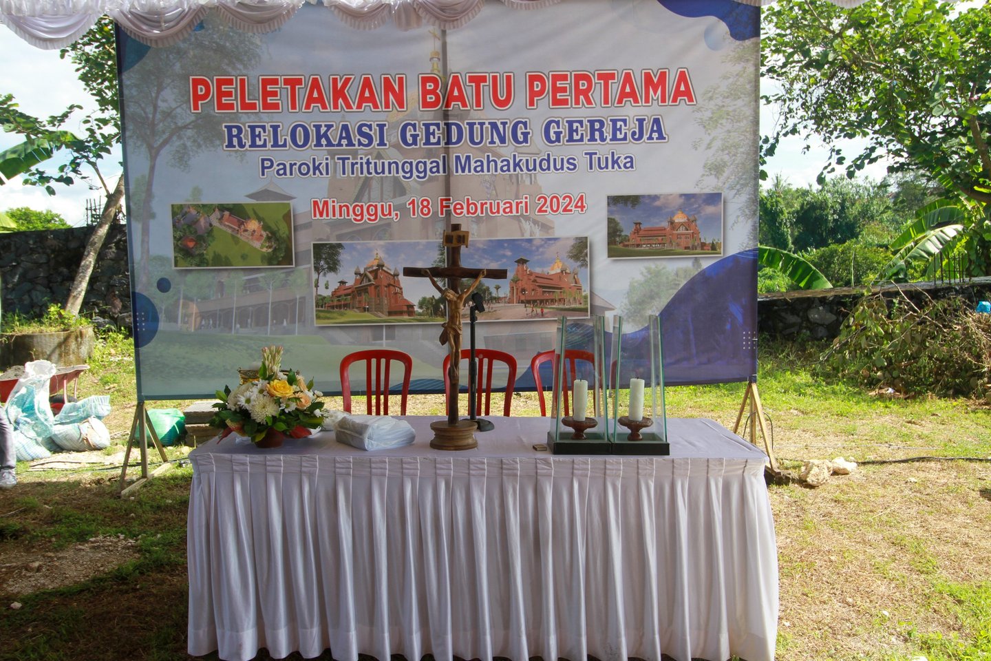 PELETAKAN BATU PERTAMA RELOKASI GEDUNG GEREJA PAROKI