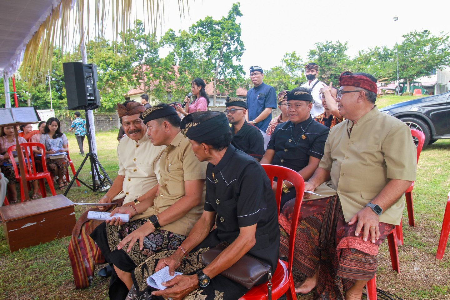 Para Tokoh yang mendukung pembangunan Gereja Paroki Tuka 