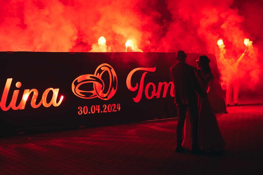 baner weselny z imionami nowozencow folia podświetlana pirotechniką