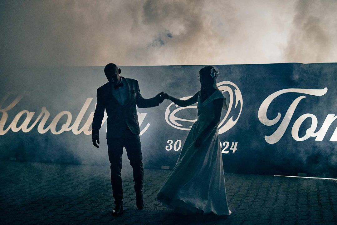 baner weselny imionami nowożeńców podświetlany napis pirotechnika ślubna