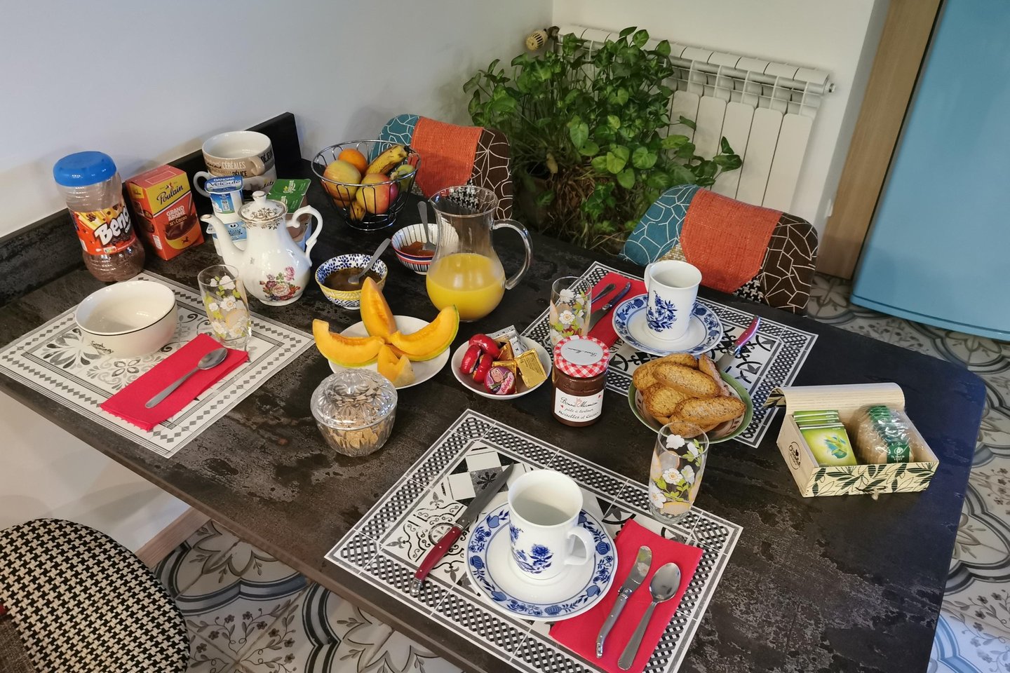 Petit déjeuner à l'intérieur