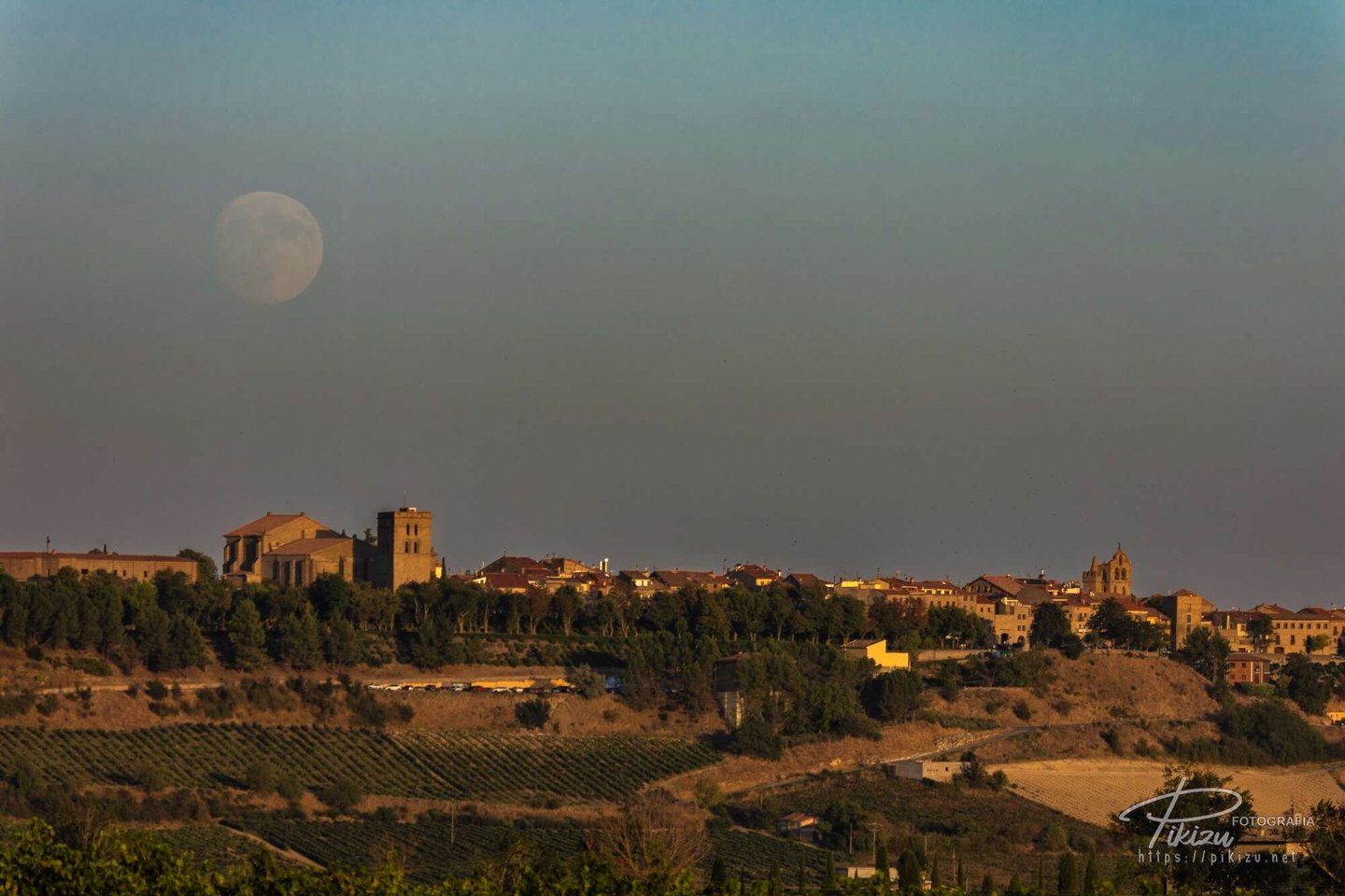Luna sobre Laguardia