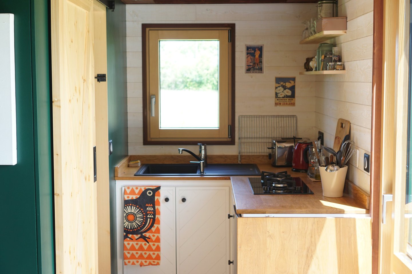 Tiny house interieur cuisine La Tiny Kiwi