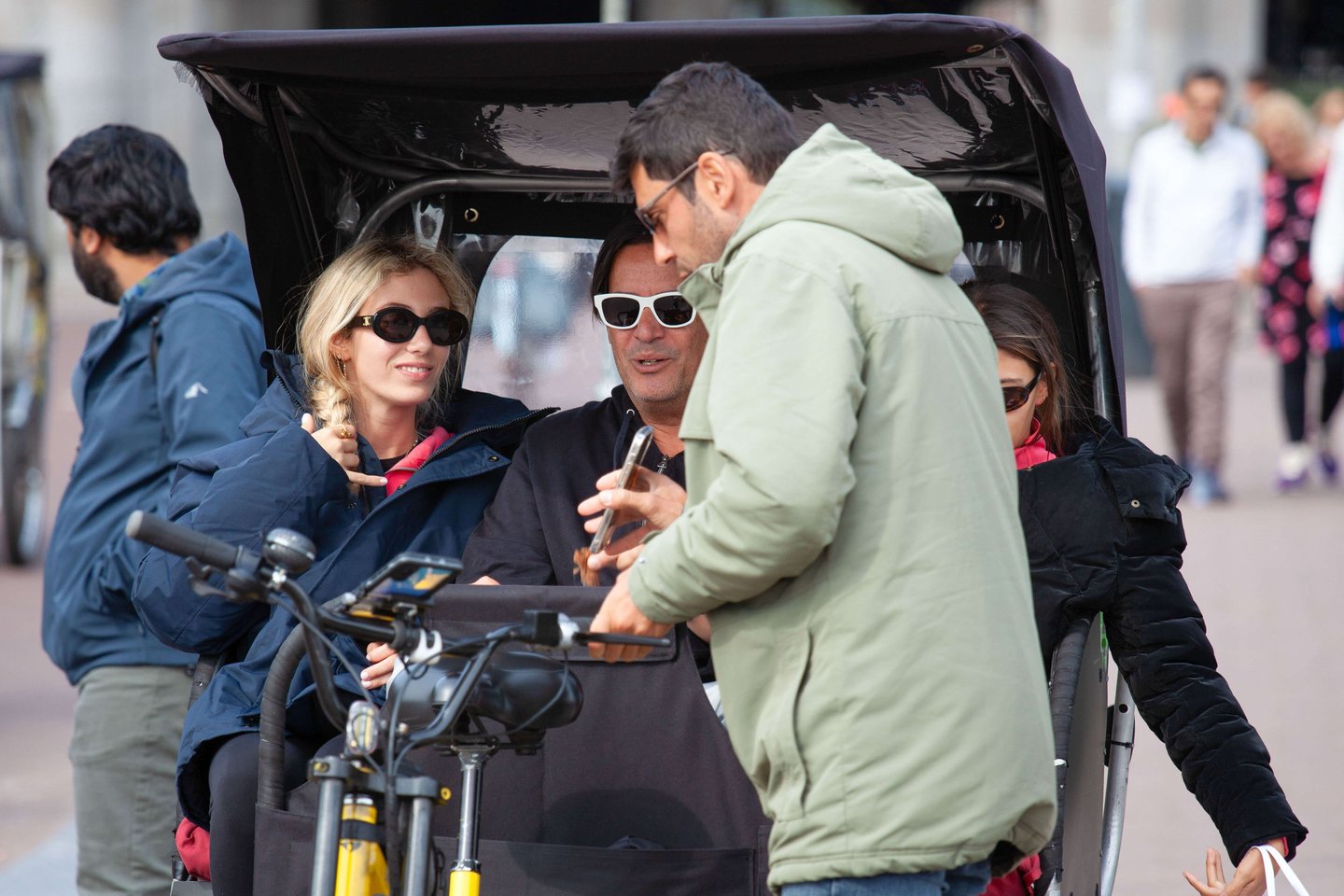 customers from las vegas on bike taxi ride