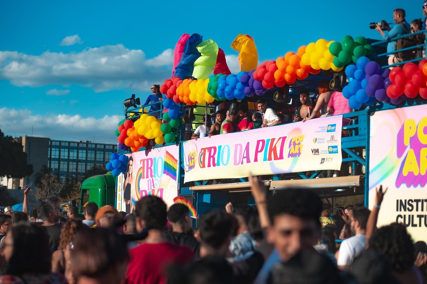 Trio da Piki 2024 25ª Parada LGBTQ de Brasilia