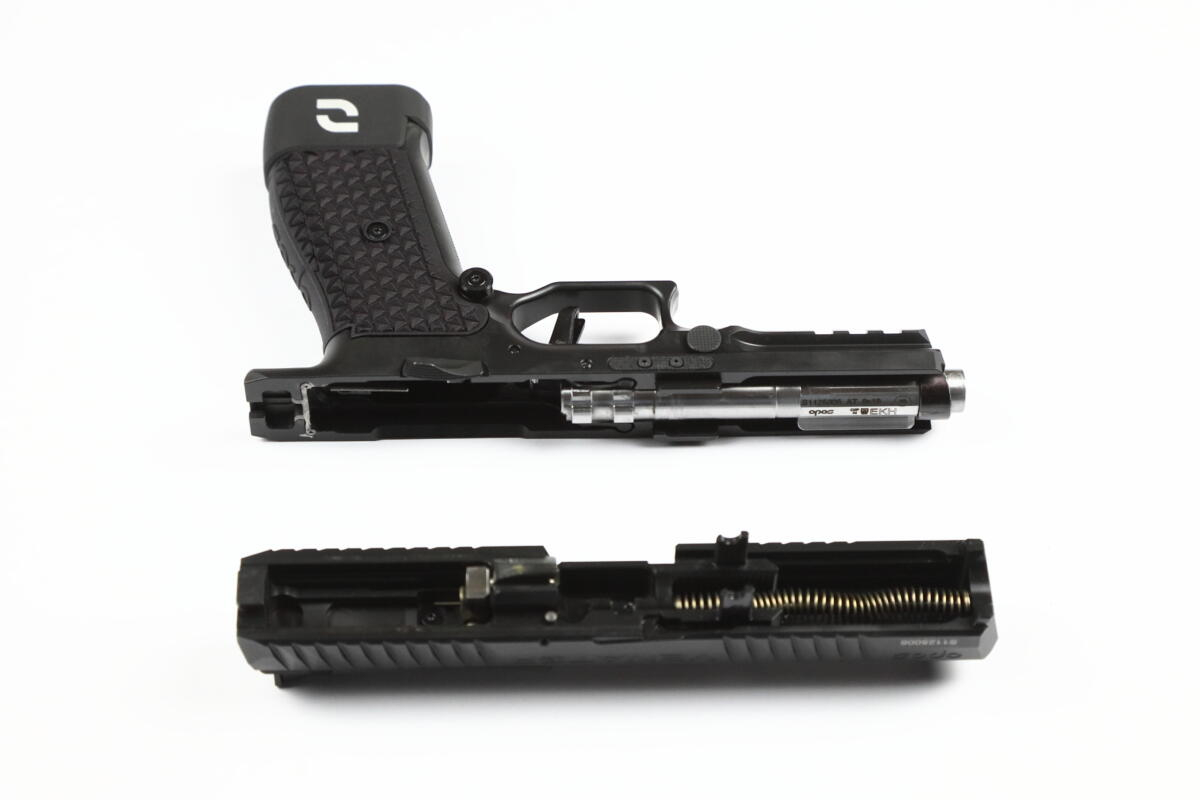 Opos Arms Venator mit abgenommenen Verschluss. Drehlaufverschluss