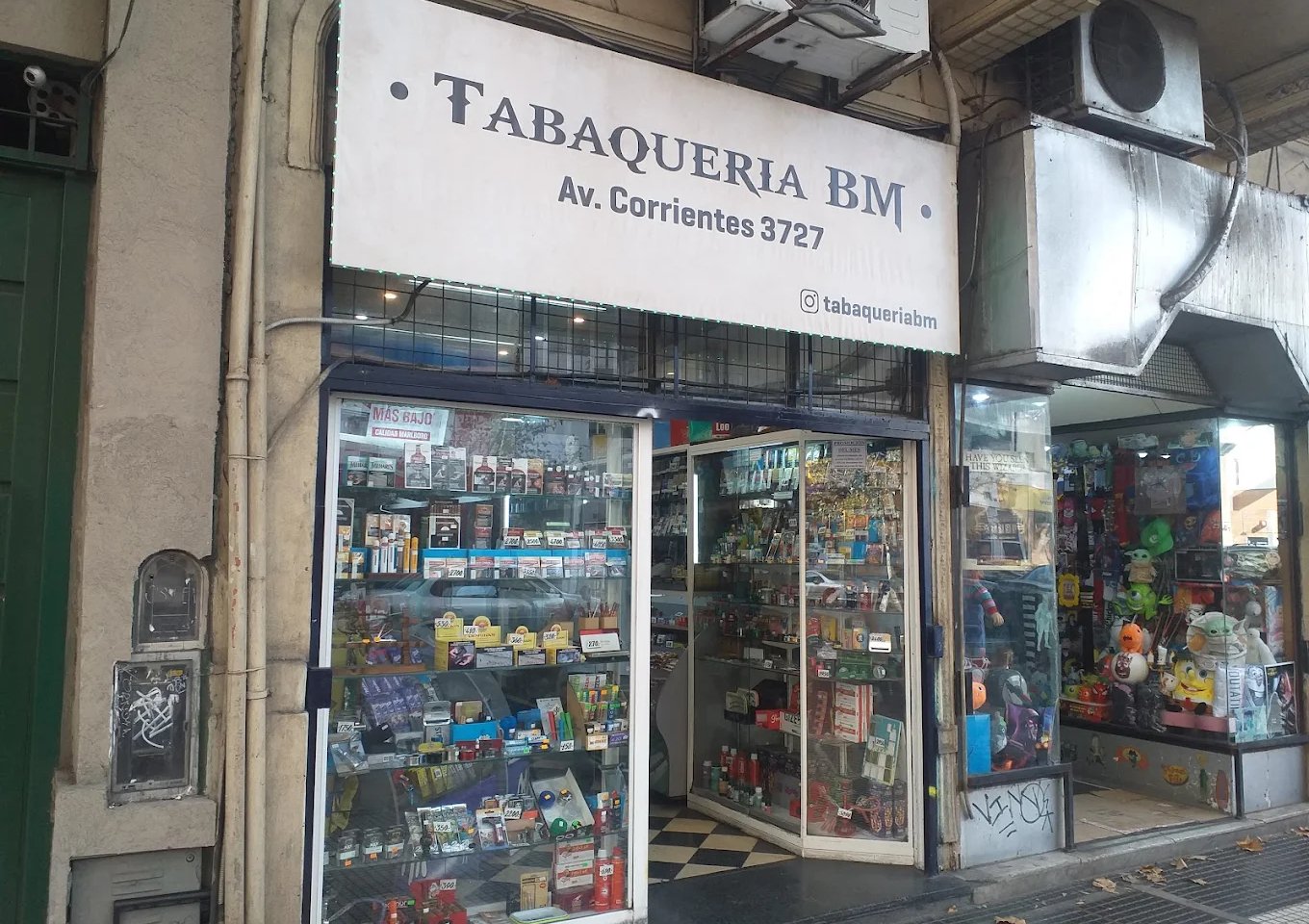Entrada de Tabaquería BM