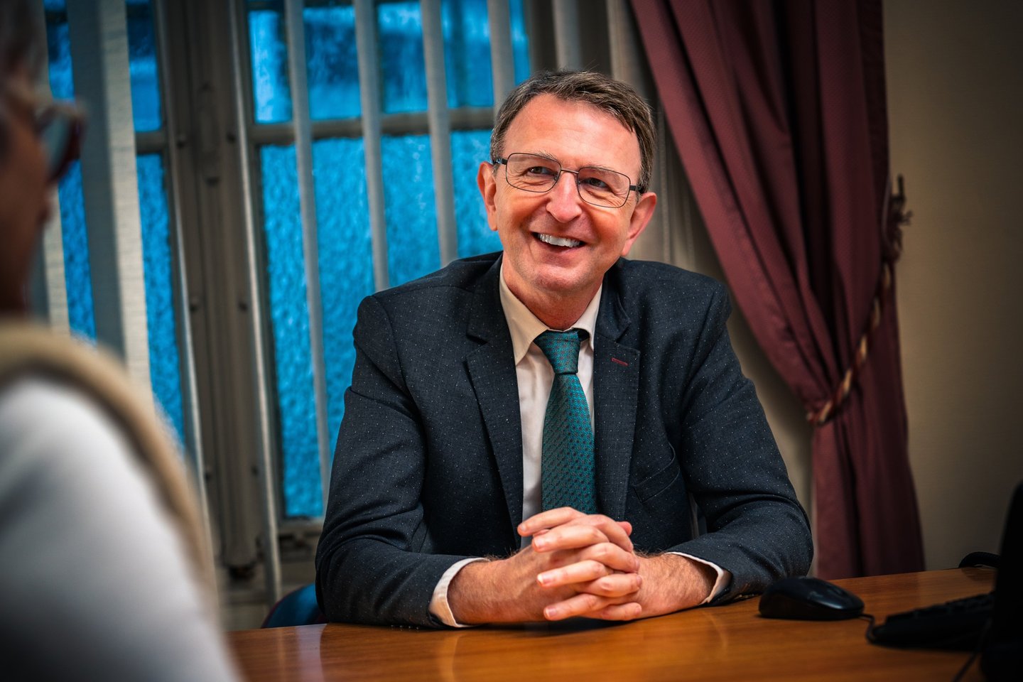 Me Butruille, avocat à Montmorillon, en RDV avec une cliente