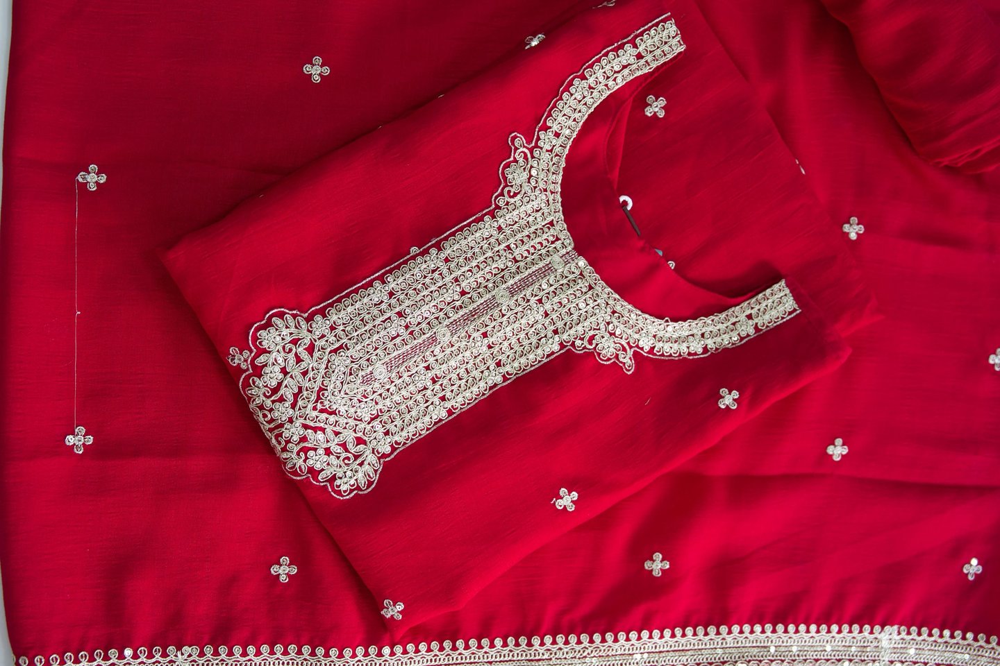 Professional food, e-commerce & fashion product photography services by The Gravids creative studio