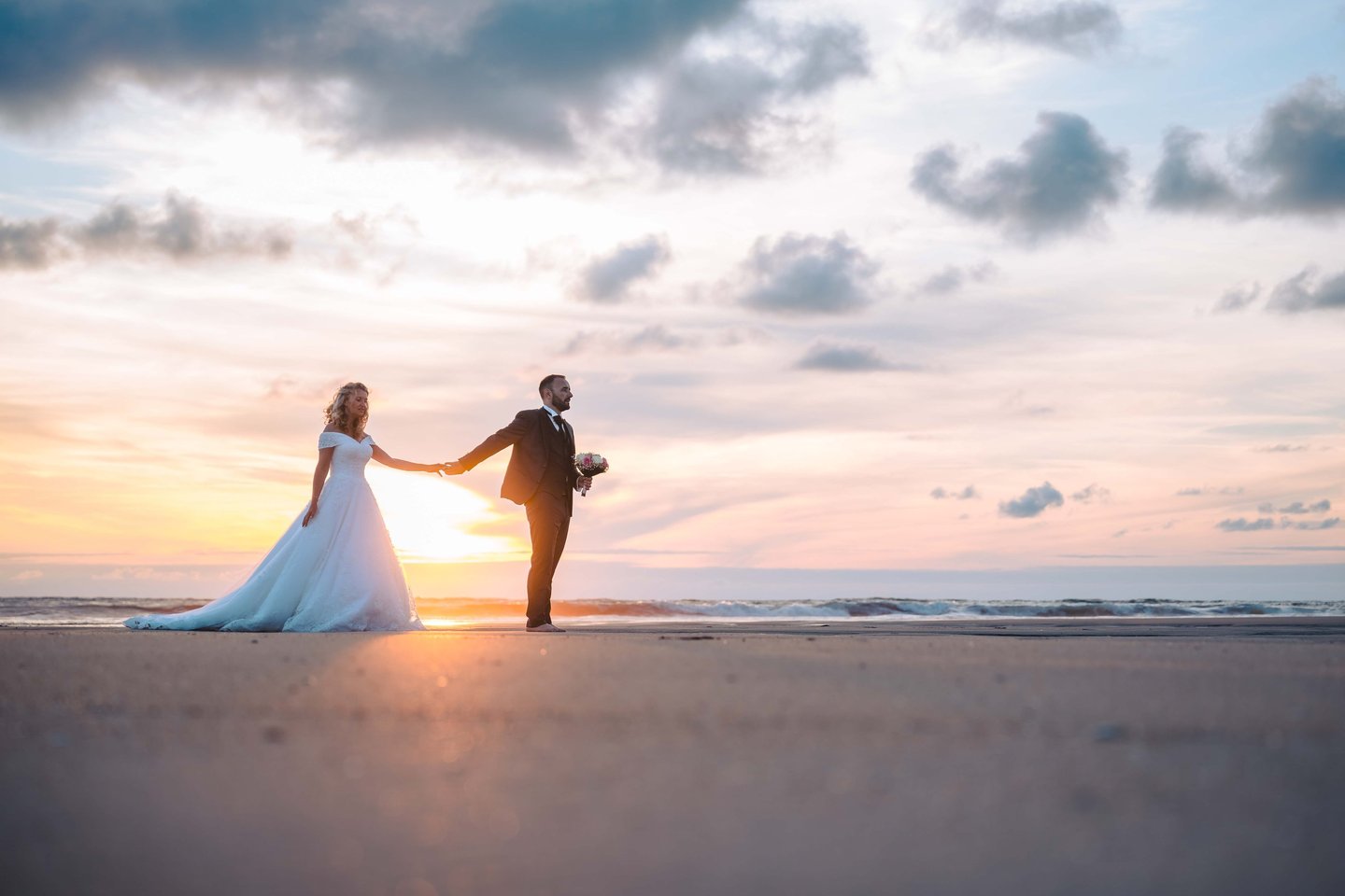 vidéaste mariage Charente-Maritime heure dorée séance couple océan