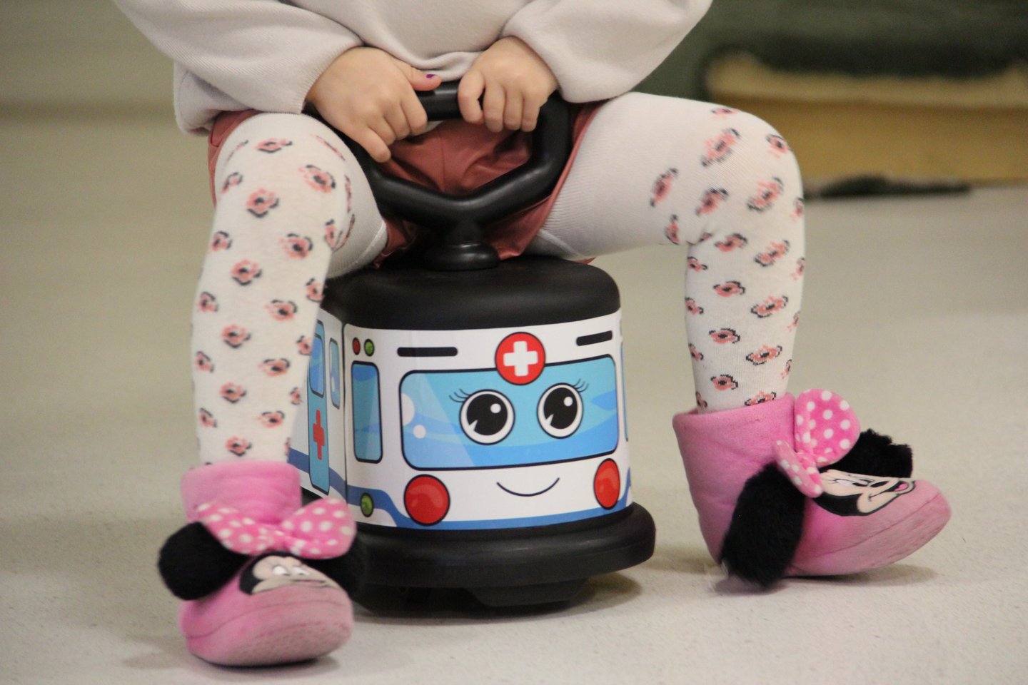 Išskirtinio dizaino paspiriama mašinėlė skatinanti vaidmenų žaidimus