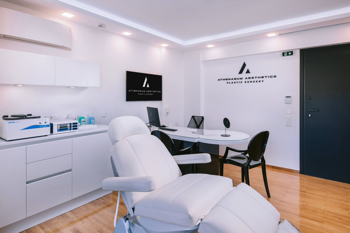 Small procedures operating room and consultation desk at Athenaeum Aesthetics  in Vouliagmeni,Athens