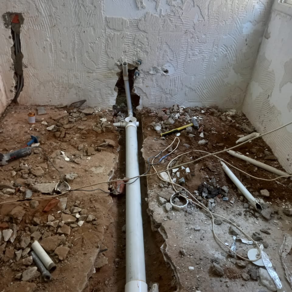 ترميم واصلاح تسربات الحمام  بالاحساء الهفوف