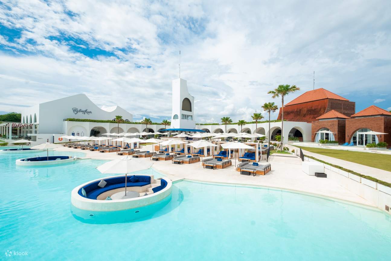6. Café del Mar Beach Club