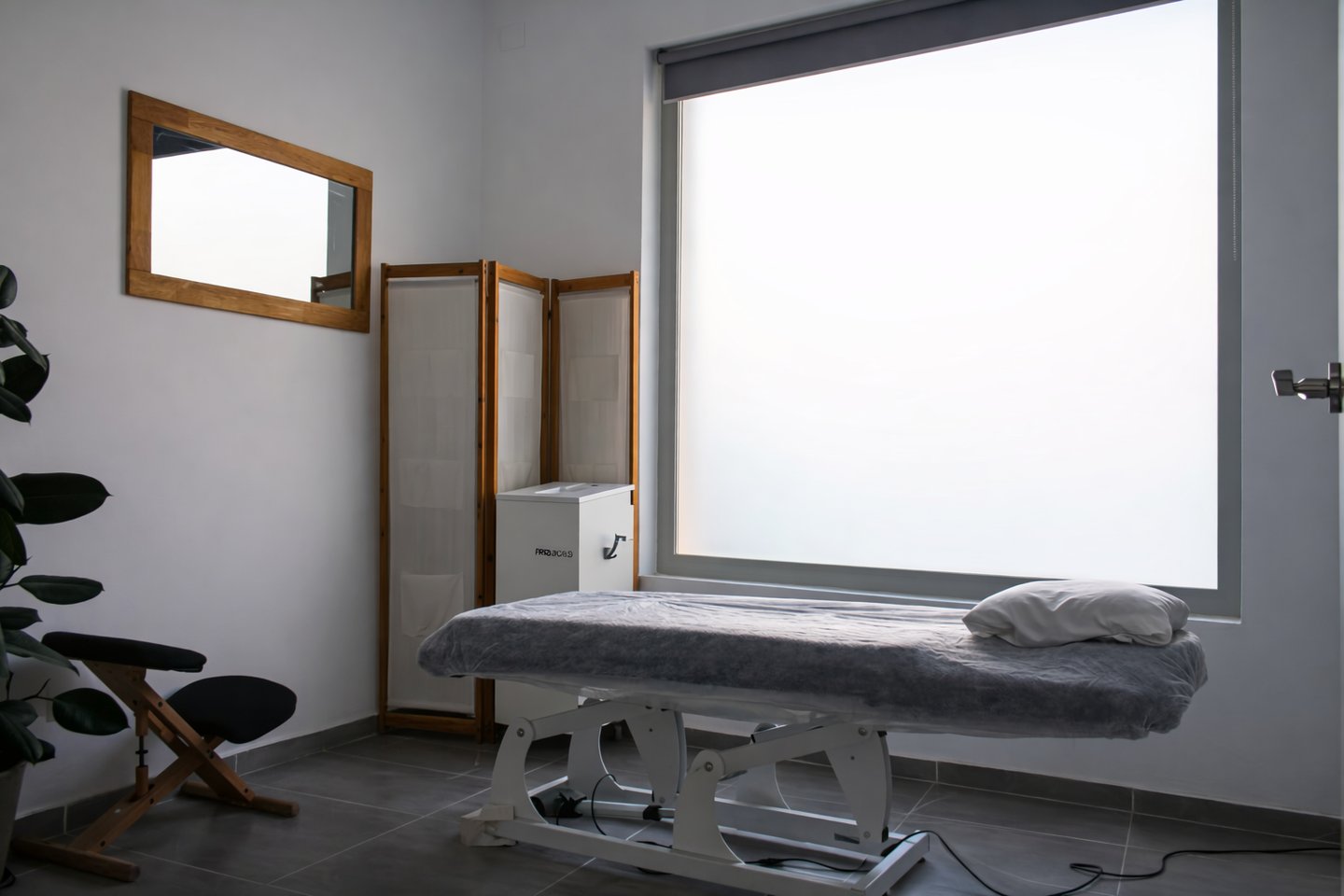 sala de fisioterapia con ambiente relajante en Toledo