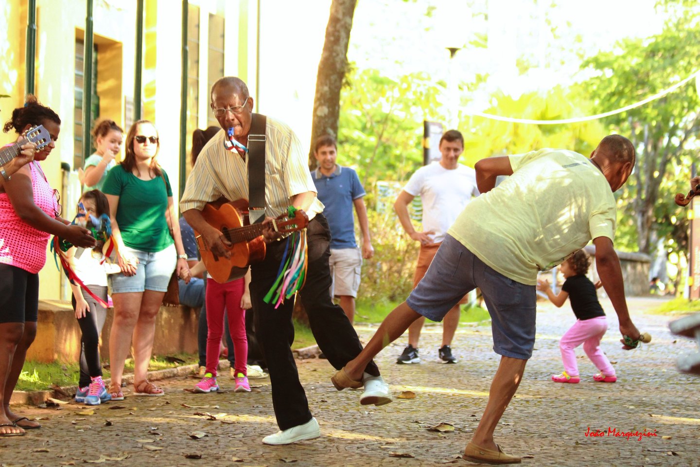 Ensaio aberto da Congada de Itapira, no Parque Juca Mulato