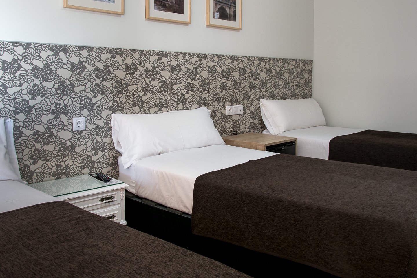 Habitación doble o triple con baño privado en Logroño