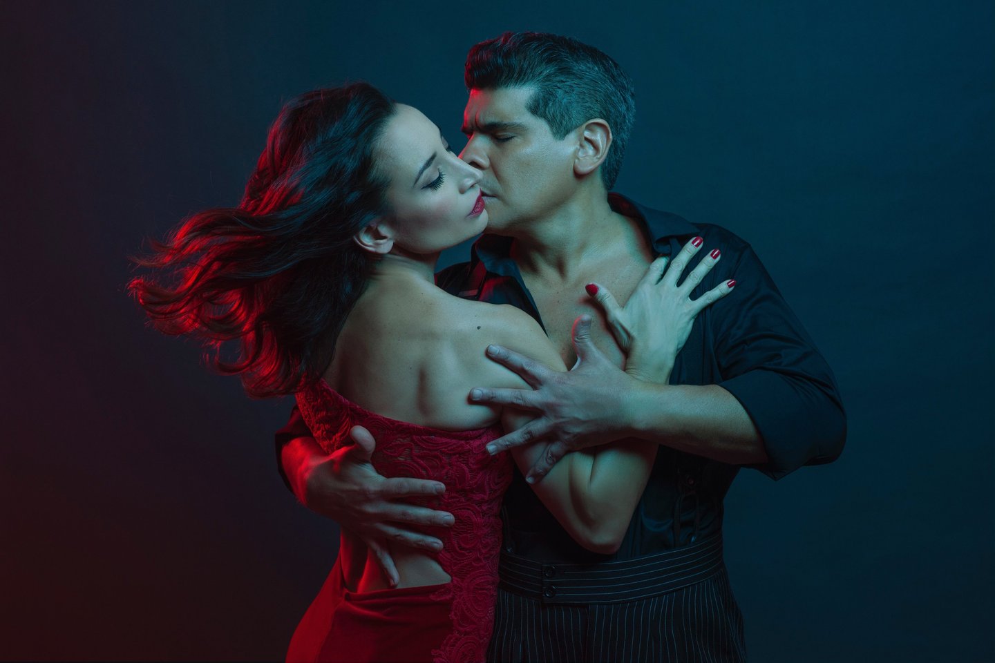 Intimate Tango pose by Adrian Veredice & Alejandra Hobert. Studio photo by Machado Cicala