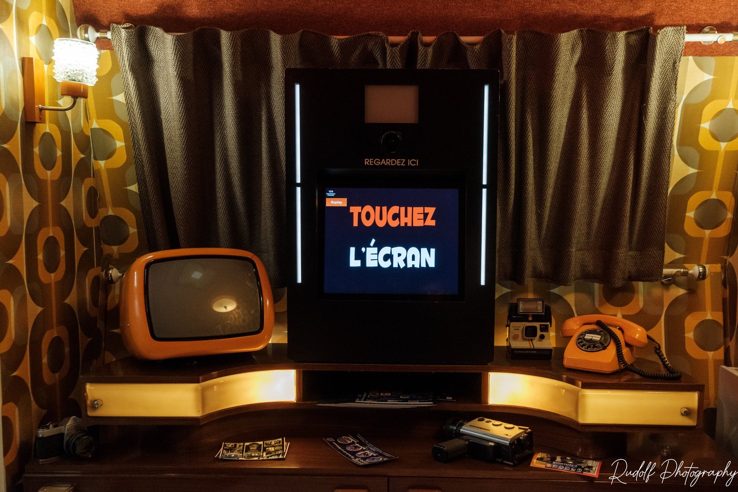 La caravane photo booth en mode vintage (salon du mariage de Namur)