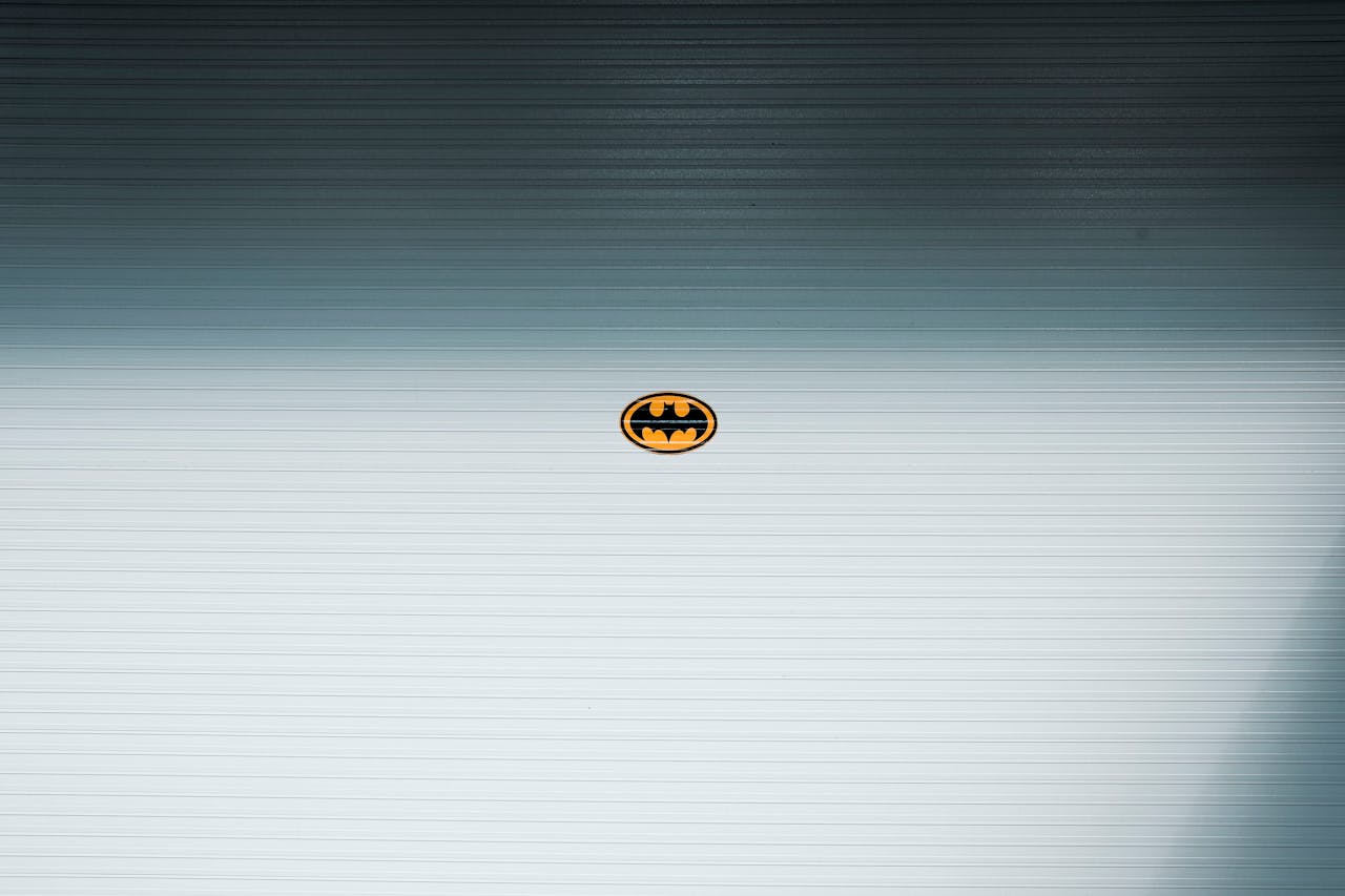 Photo by 𝗛&𝗖𝗢 　: https://www.pexels.com/photo/batman-logo-1203777/