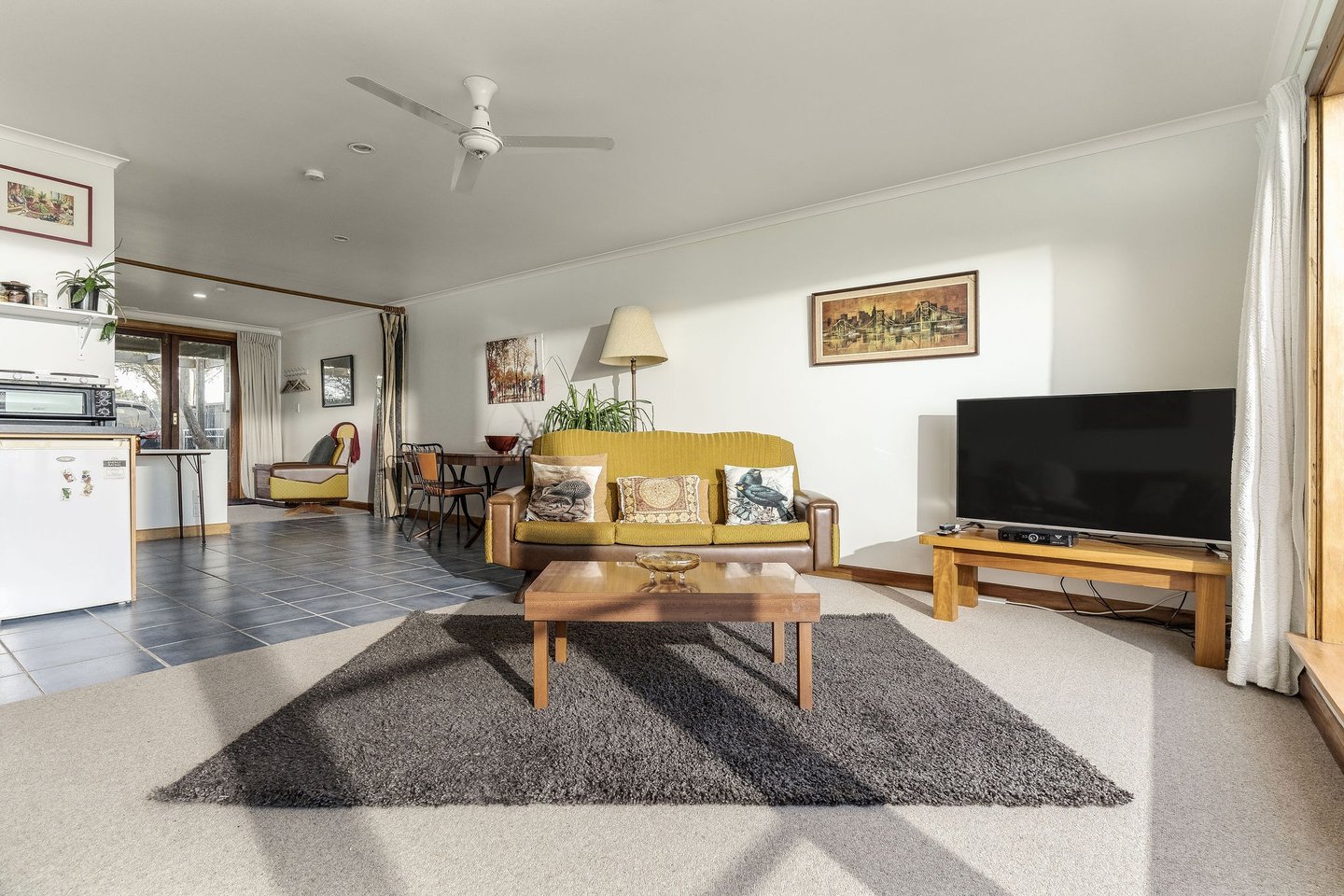 The Studio Kaikoura open-plan living area and kitchenette