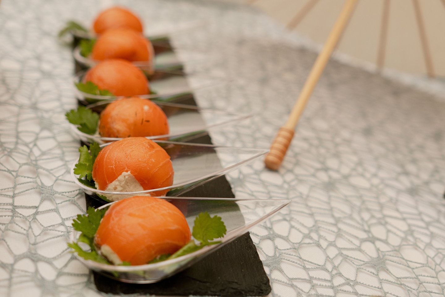 Catering creativo en Málaga con presentación gourmet y sabores increíbles. Elegancia en cada bocado