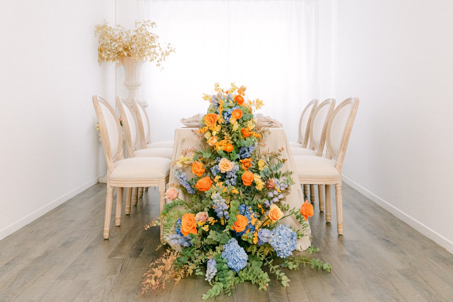 cascade fleuri table d'honenur dîner de gala