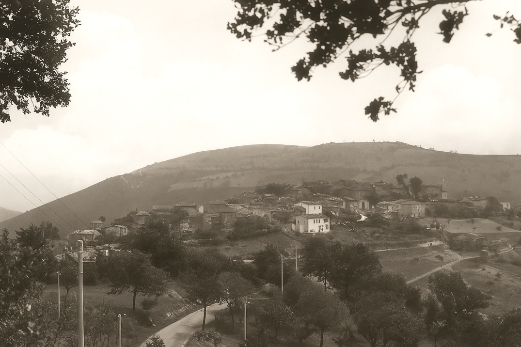 panorama storico crispiero marche italia