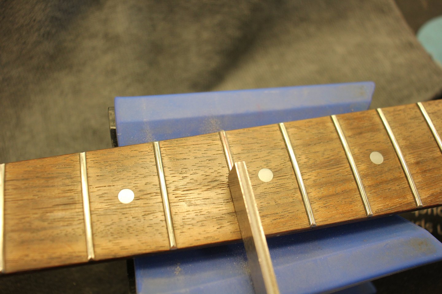 fret level crown & polish