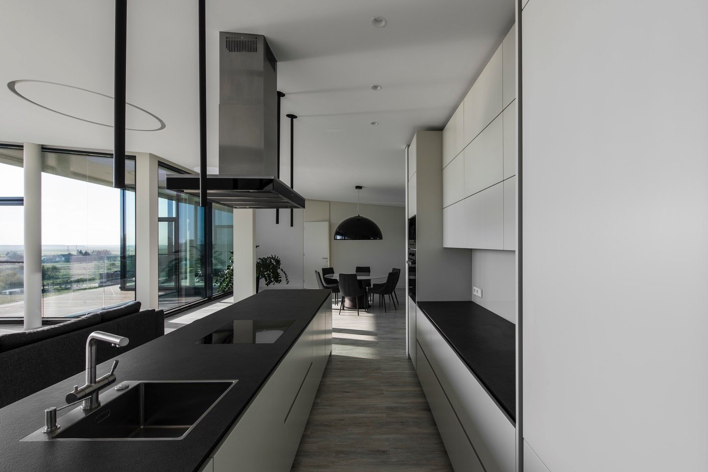 vinilines grindys virtuveje