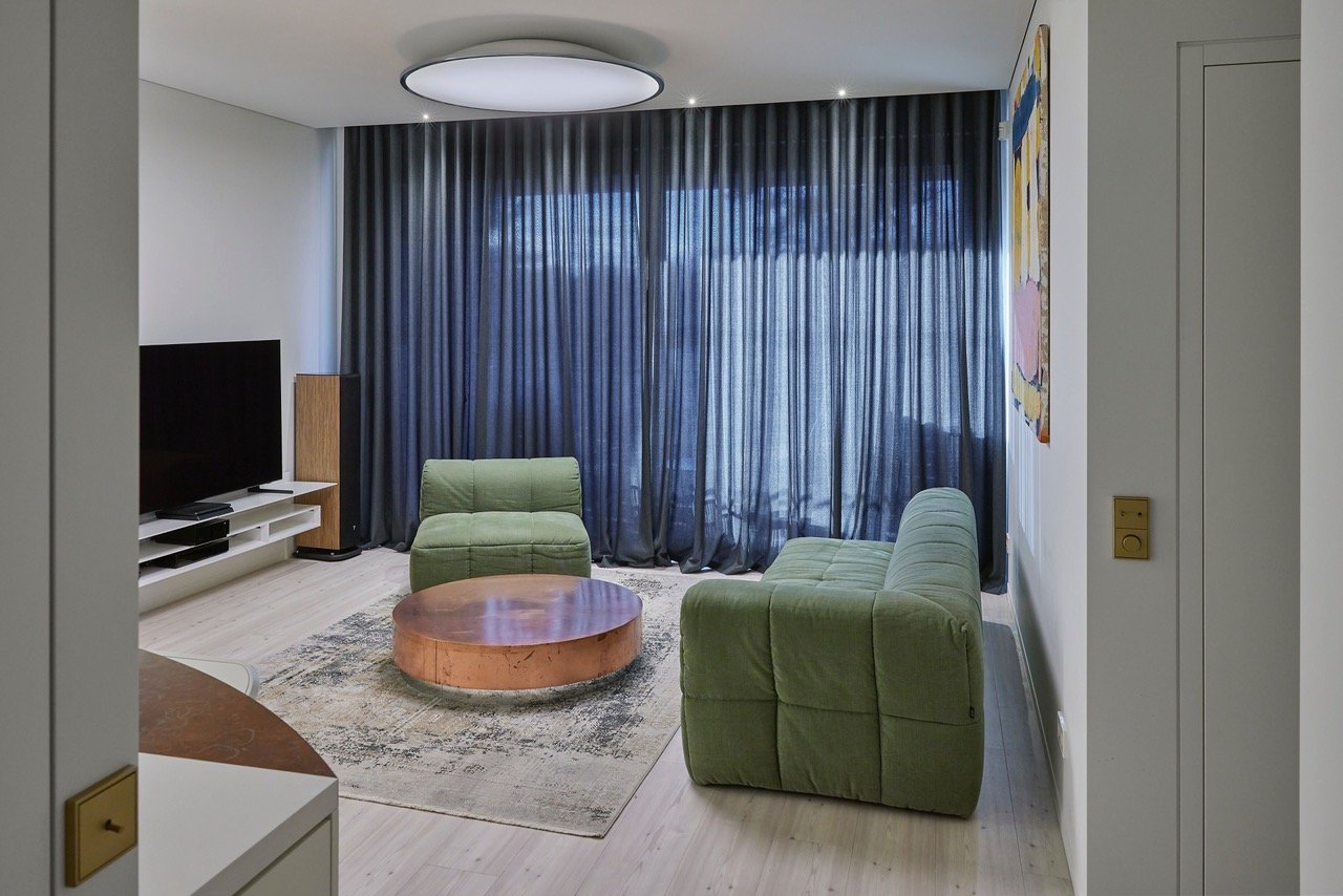 vinilinės grindys svetainėje